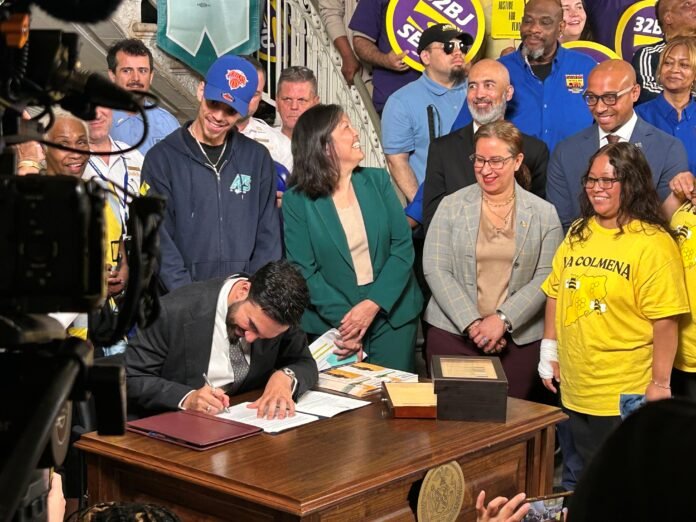 Mamdani Signs NYC Heat Protections for Outdoor Workers