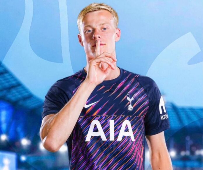 Van Hecke Signs for Tottenham in £52m Brighton Transfer